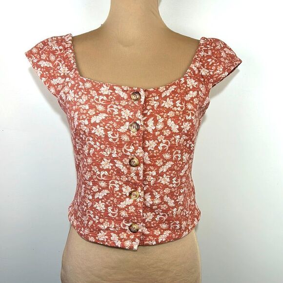 (3/$15) Rewind floral crop top size medium. - Picture 1 of 9